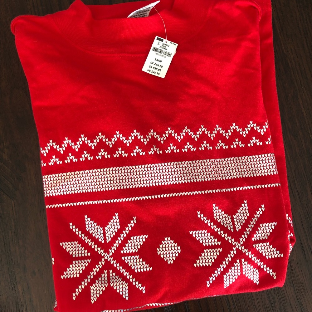 🆕Victoria Secret PINK Sequence Christmas Top - Picture 1 of 6